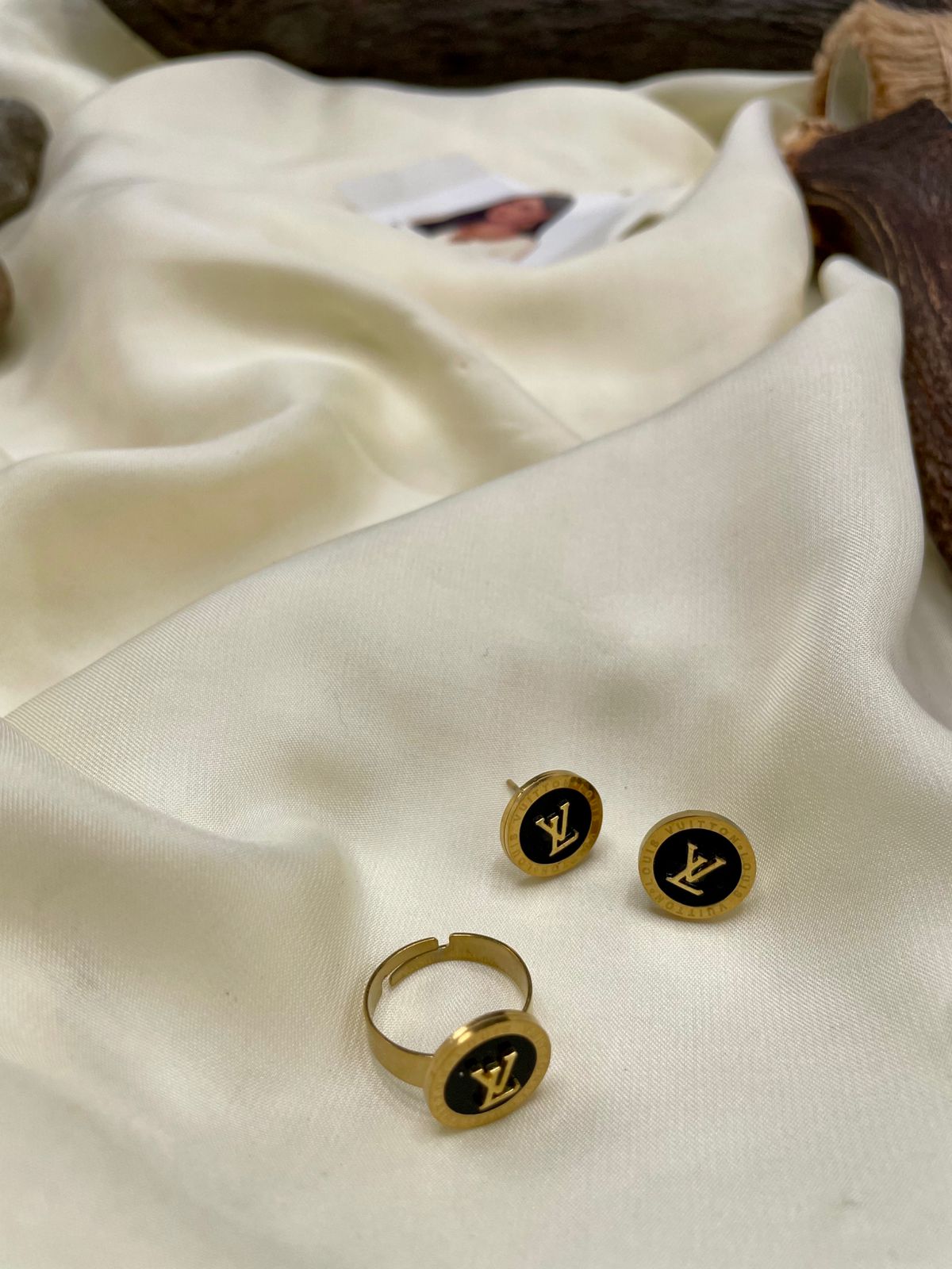 LV Inspired Gold Tops and Ring Set – Fashionhubpk7