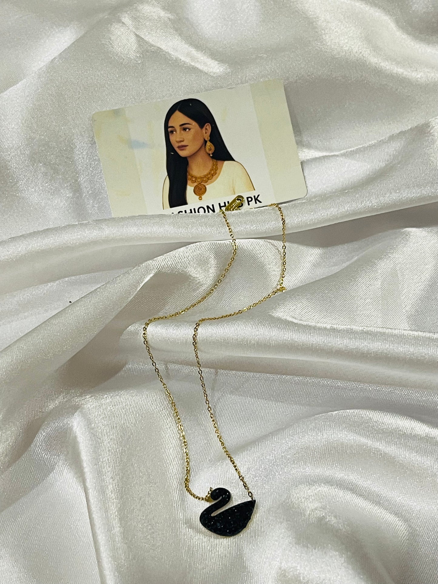 Black Swan Pendant Necklace | Elegant Jewelry for Women ā FashionHubPK7