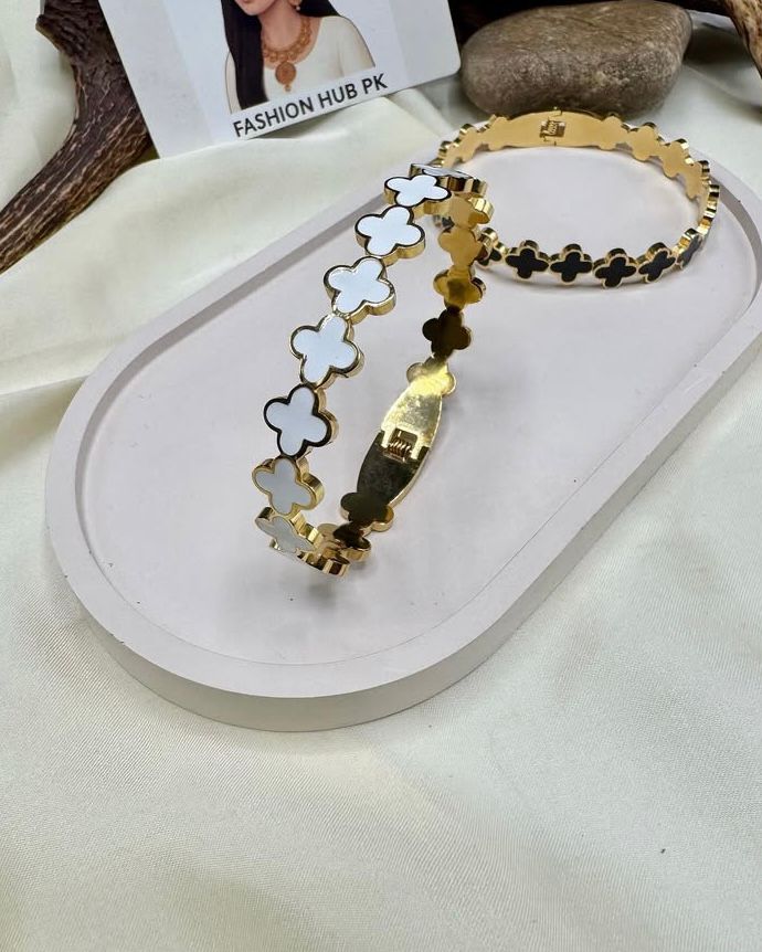 Elegant Clover Bangles in Black & White β Fashion Hub PK