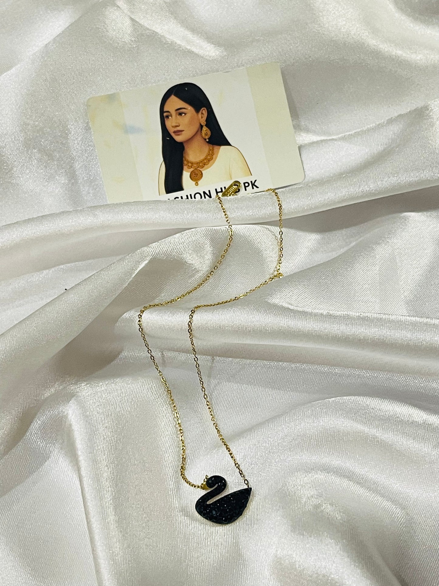 Black Swan Pendant Necklace | Elegant Jewelry for Women ā FashionHubPK7
