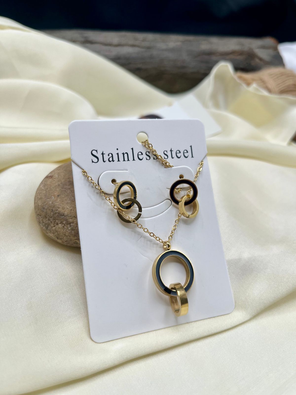 Black & Gold Stainless Steel Necklace Set – Minimal & Elegant Jewelry | FashionHubPK7