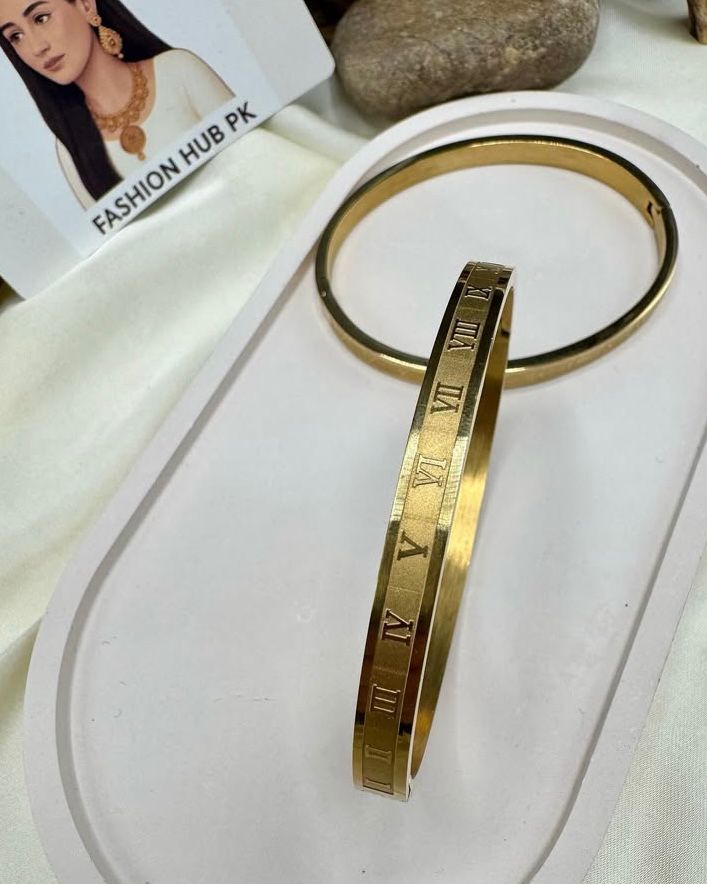 Elegant Roman Numeral Bangles – Unisex Gold-Toned Bracelets | FashionHubPK7