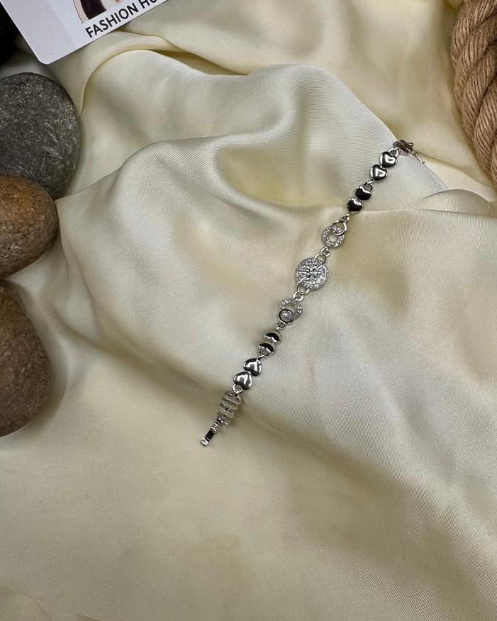 Silver Heart-Link Bracelet with Circle Stone Charm | FashionHubPK7