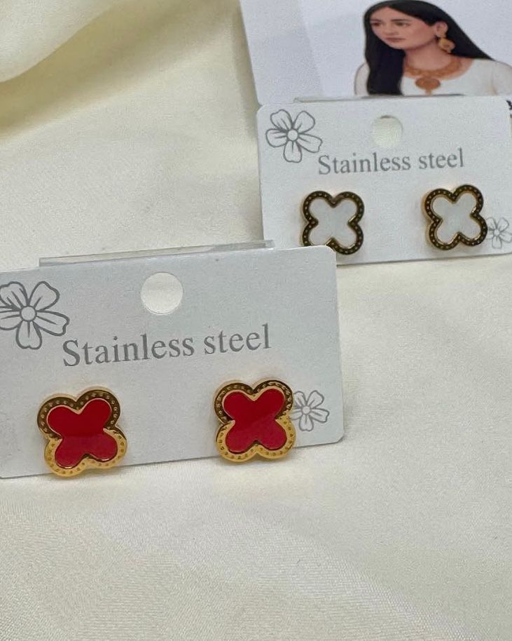 Clover-Shaped Stud Earrings – Red & White Stainless Steel Tops | FashionHubPK7