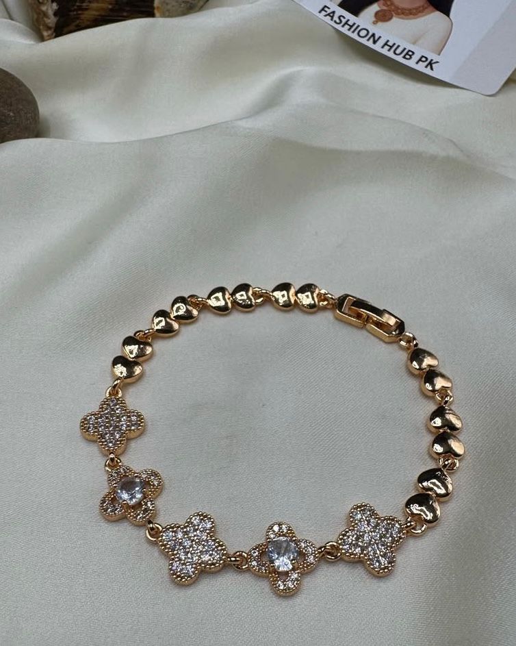 Gold-Toned Heart & Clover Bracelet – Sparkling Elegance | FashionHubPK7