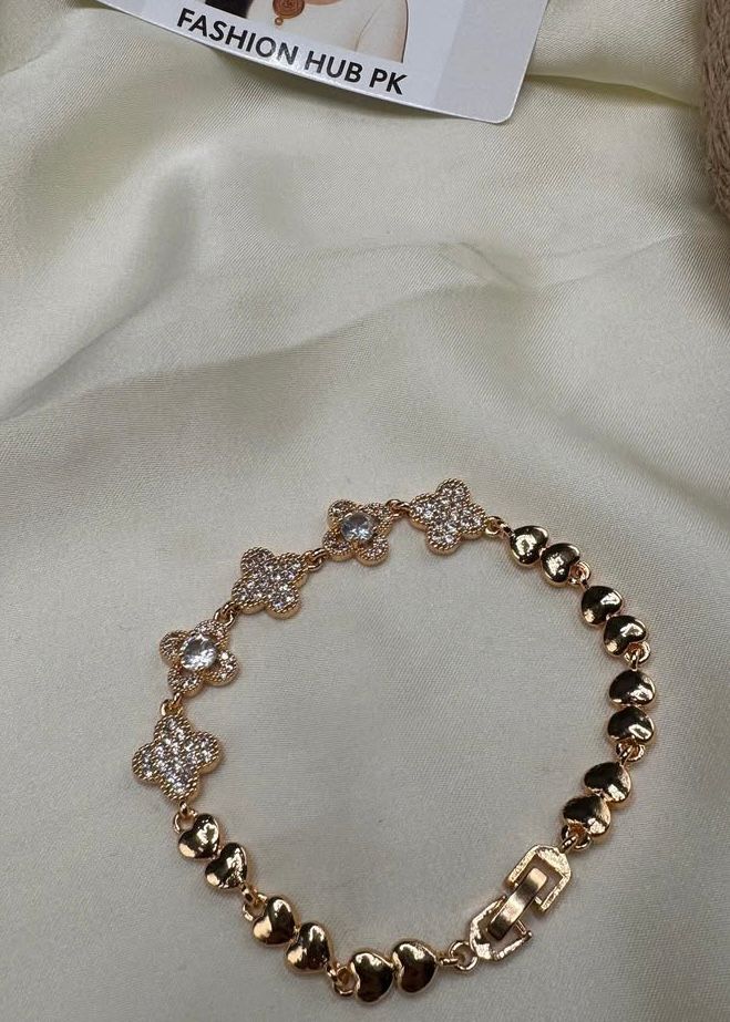 Gold-Toned Heart & Clover Bracelet – Sparkling Elegance | FashionHubPK7