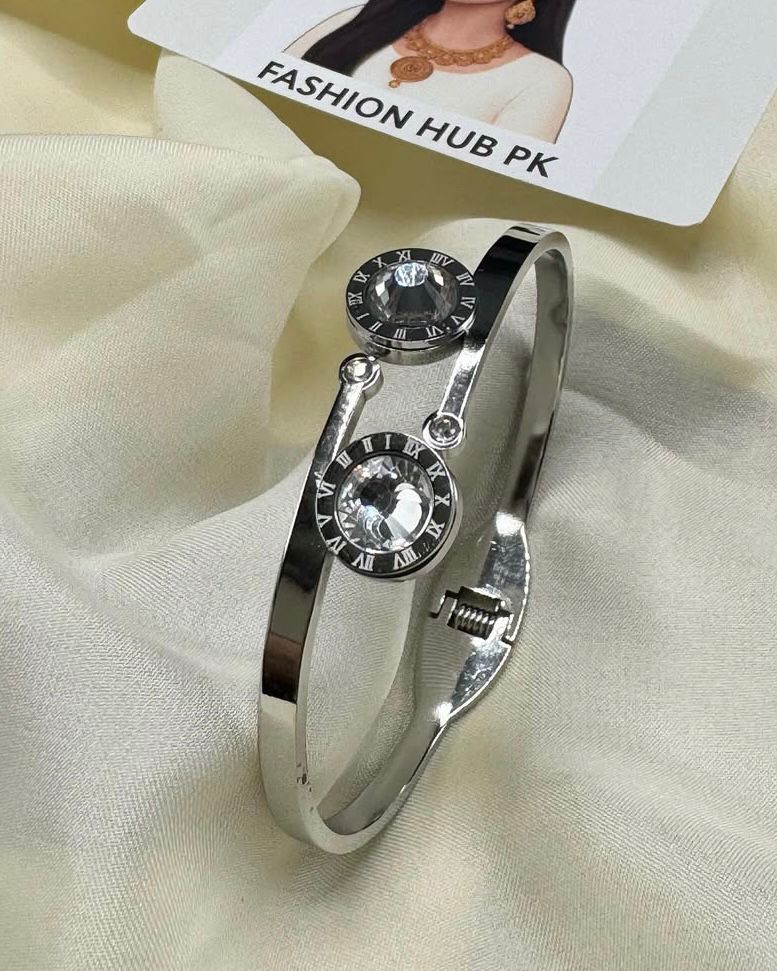 Roman Dial Silver Bangle – Elegant Stainless Steel Bracelet | FashionHubPK7