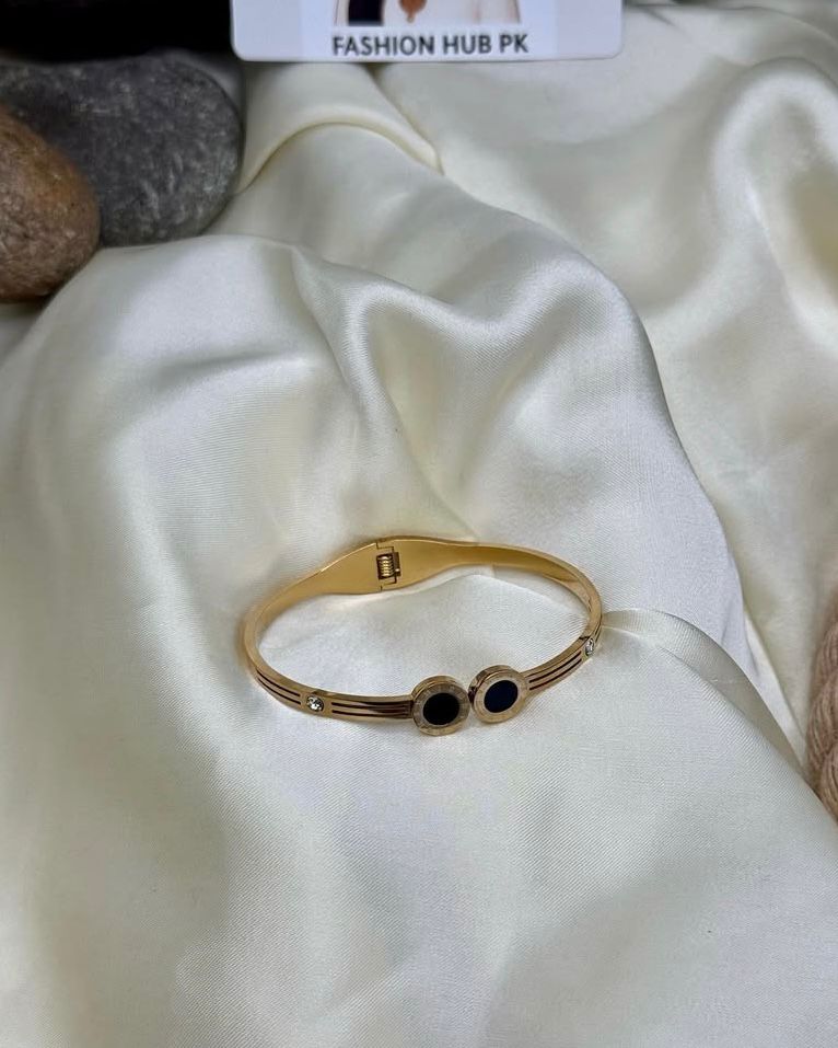 Elegant Roman Double Dial Gold Bracelet for Girls – Minimal Style | FashionHubPK7