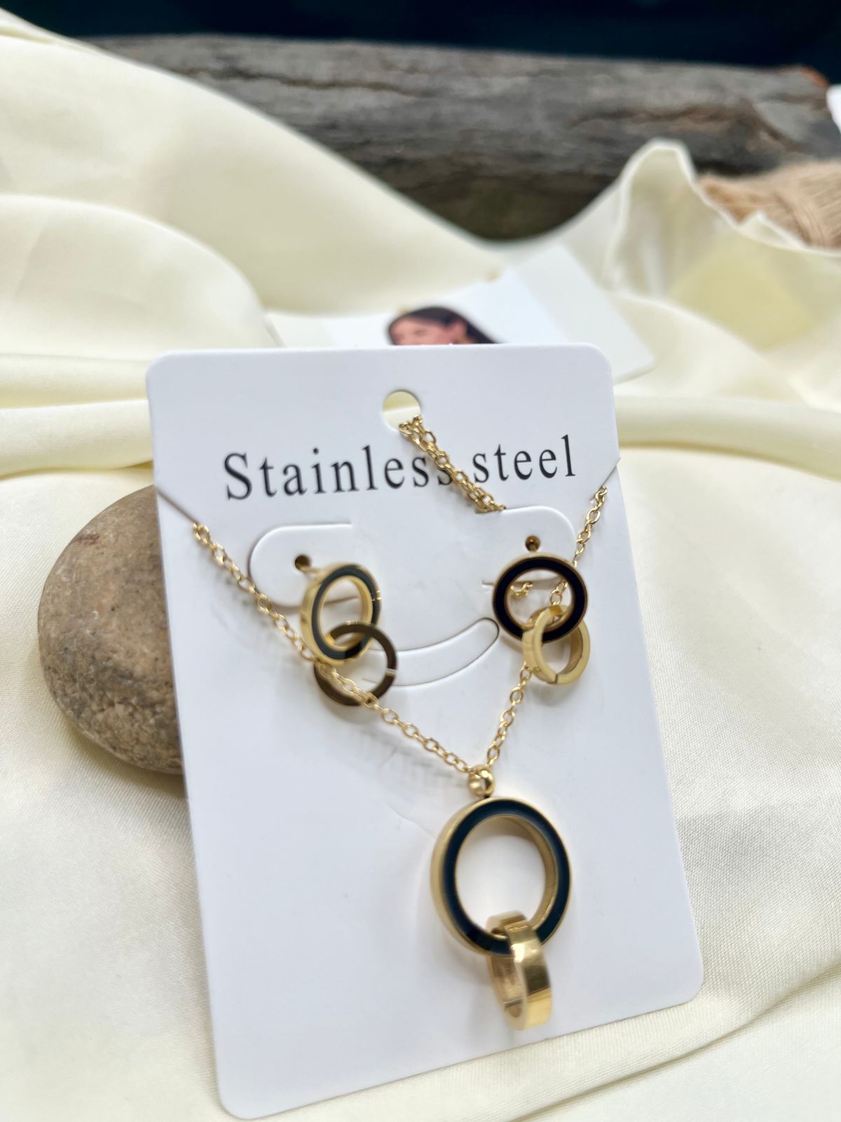 Black & Gold Stainless Steel Necklace Set – Minimal & Elegant Jewelry | FashionHubPK7