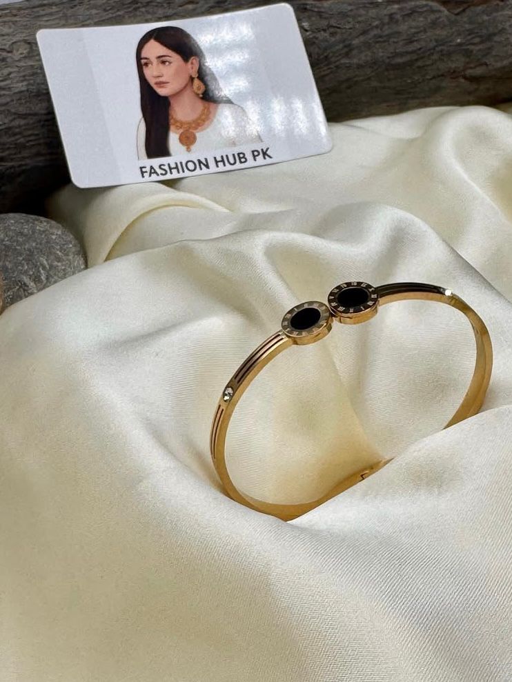 Elegant Roman Double Dial Gold Bracelet for Girls – Minimal Style | FashionHubPK7