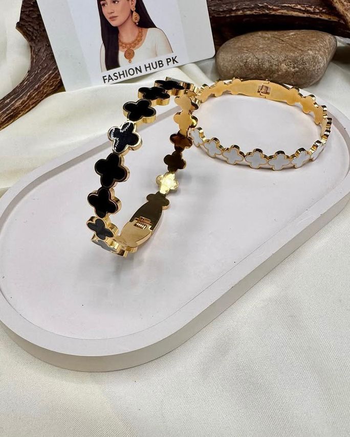 Elegant Clover Bangles in Black & White – Fashion Hub PK