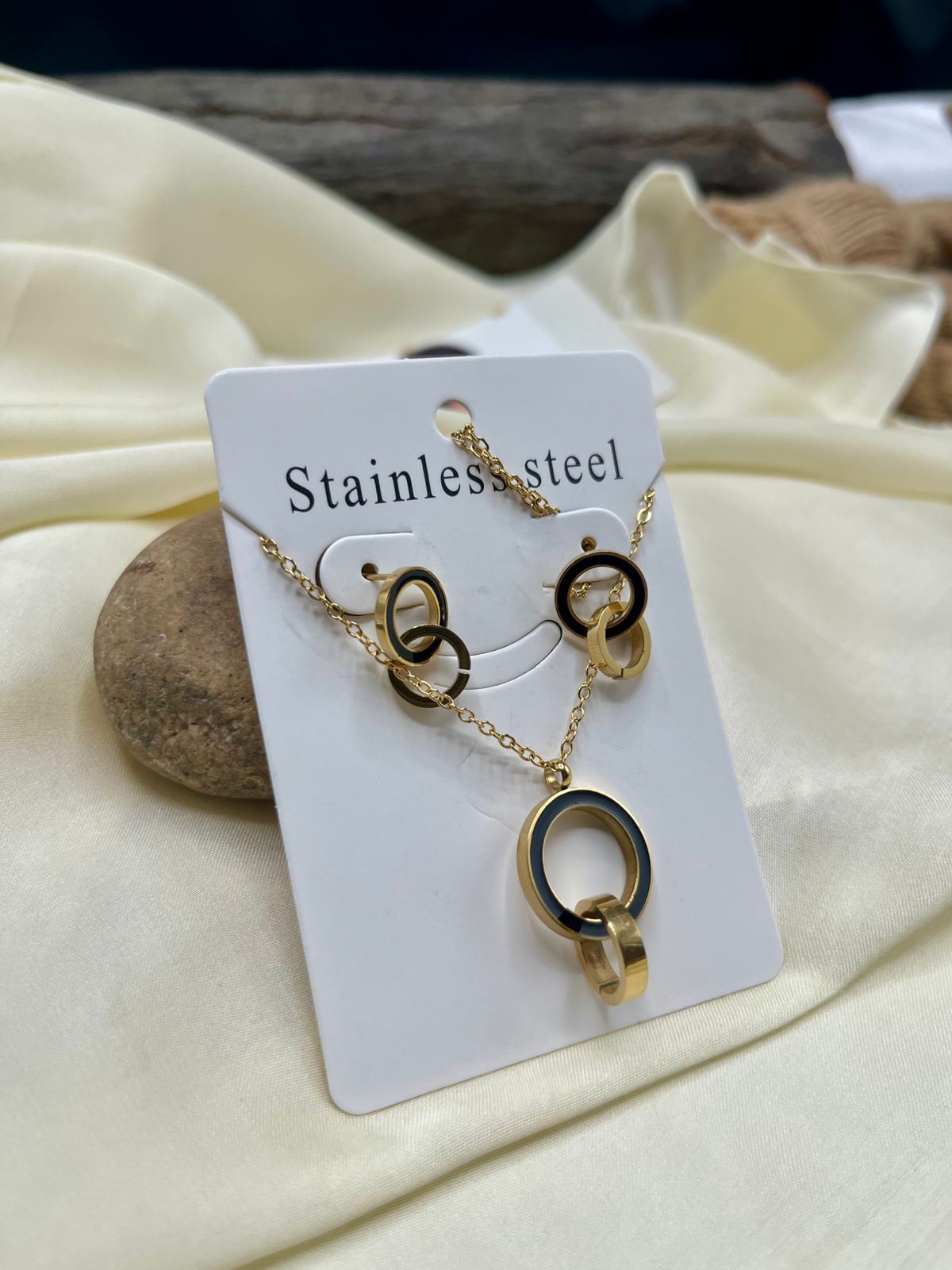 Black & Gold Stainless Steel Necklace Set – Minimal & Elegant Jewelry | FashionHubPK7