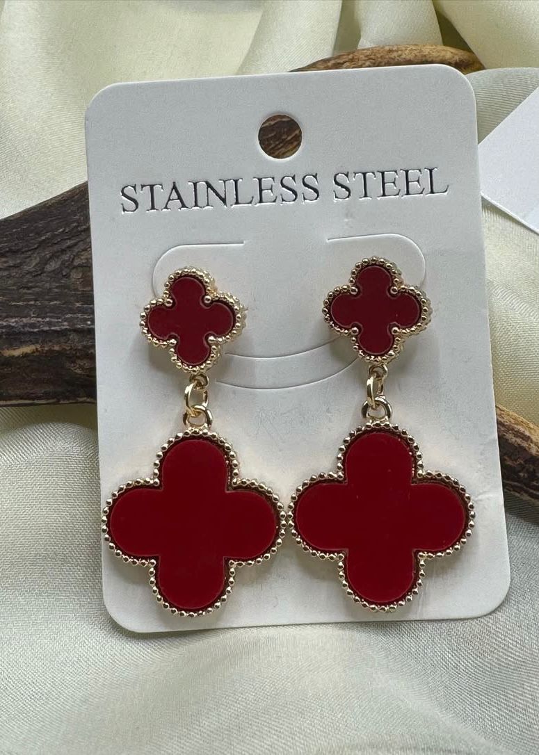 Elegant Clover Drop Earrings – Red & Pearl White | FashionHubPK7