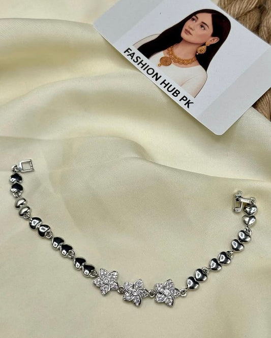 Silver Heart & Floral Charm Bracelet – Elegant Everyday Wear | FashionHubPK7